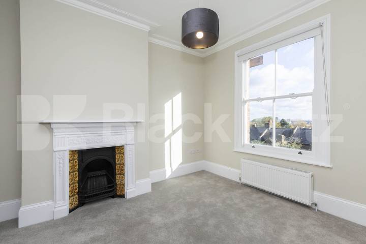 Five bedroom house split over three floors with lovely south facing garden Harberton Road, Archway / Highgate